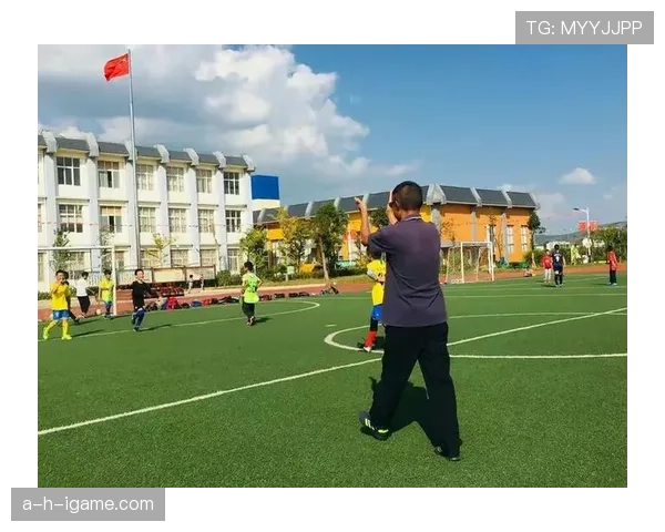 拉什福德从球场明星蜕变为社会倡导者，积极引领年轻一代共创未来