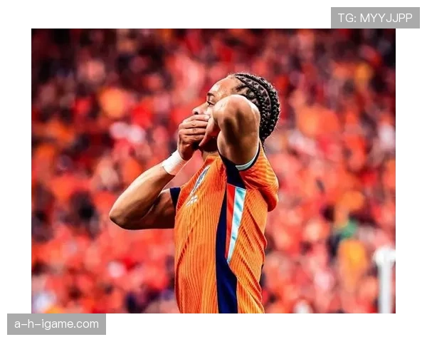 哈维·西蒙斯状态回暖,助力莱比锡在联赛中表现稳健 哈维·西蒙斯状态回暖,助力莱比锡在联赛中表现稳健